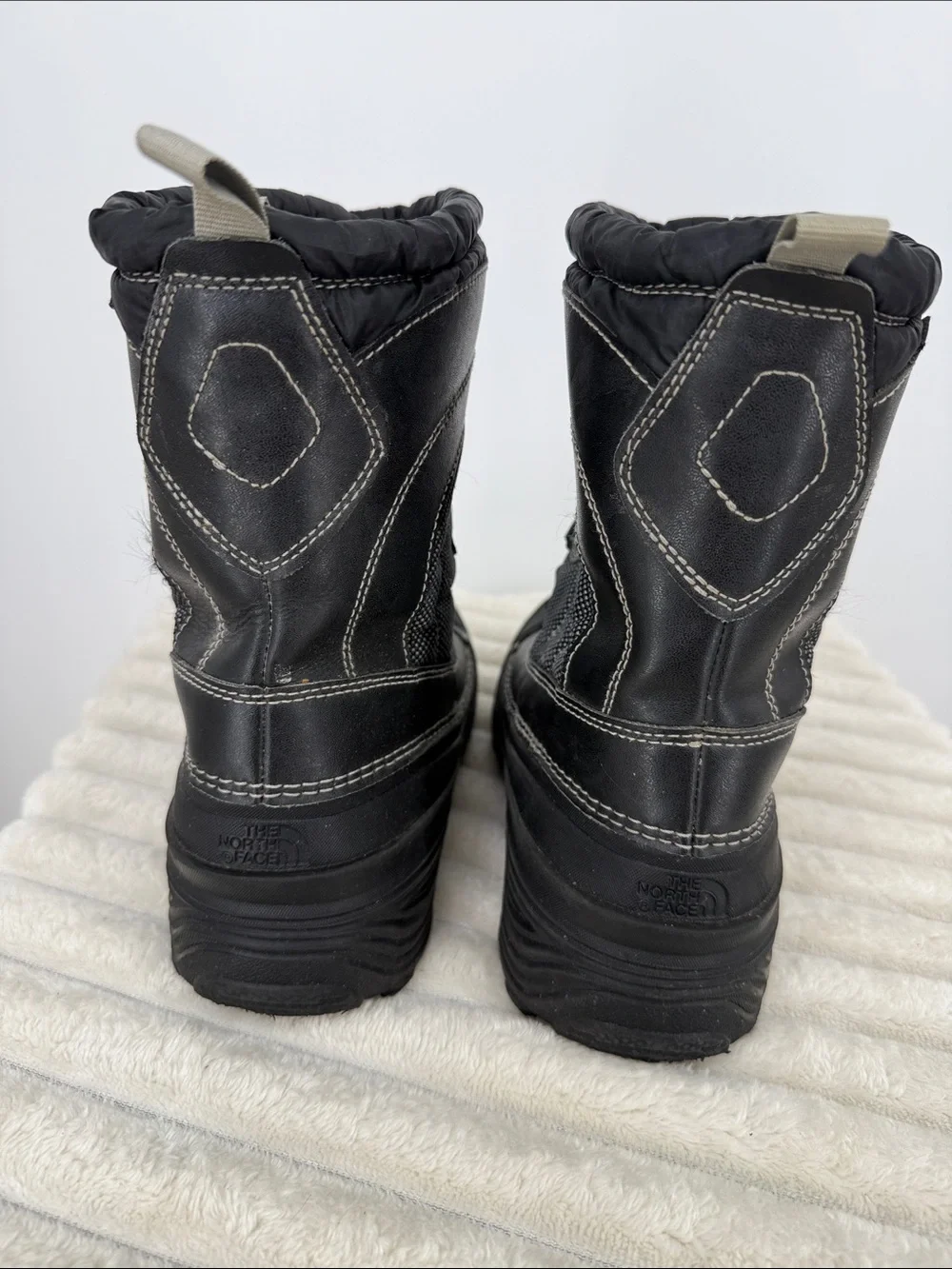 The North Face Kids' Alpenglow V Waterproof Winter Boots Sz youth 5